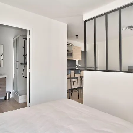 Appartement Modern Terrace Apt With Private Garage