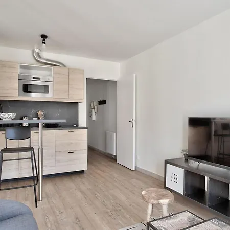 Modern Terrace Apt With Private Garage Appartement