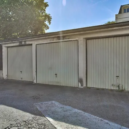 Modern Terrace Apt With Private Garage