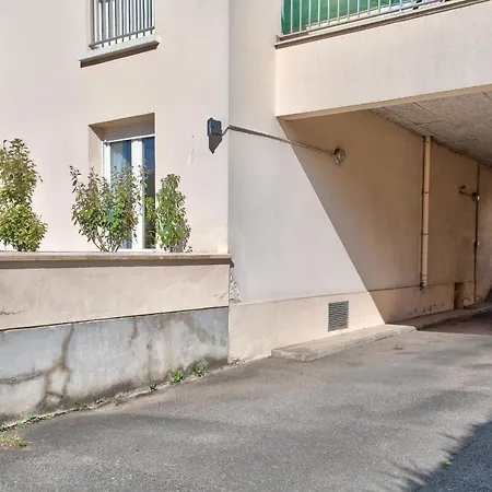 Modern Terrace Apt With Private Garage Appartement
